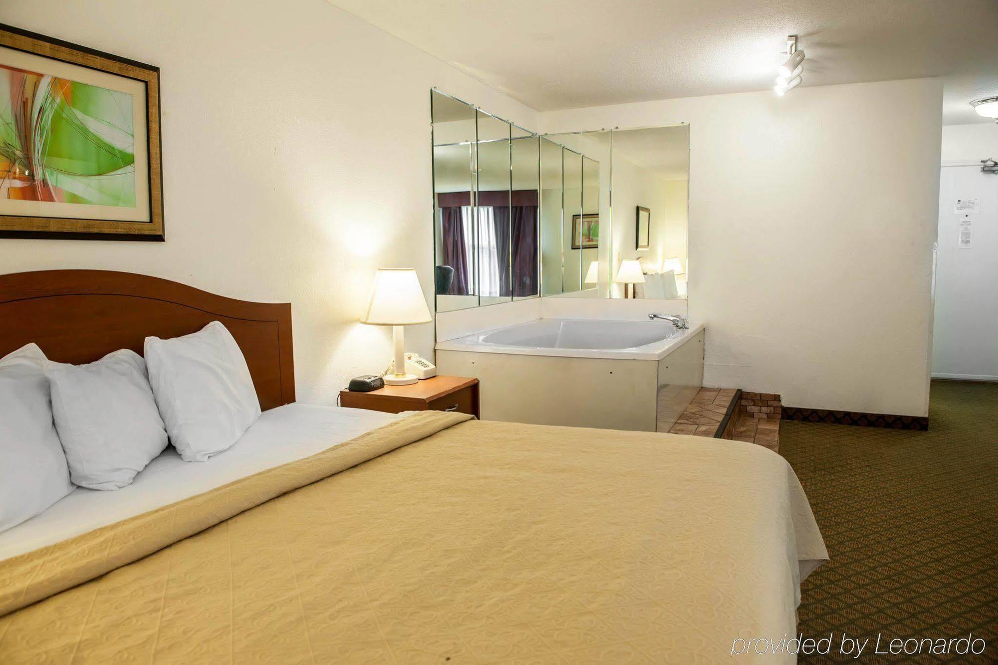 Quality Inn And Suites Индианаполис Экстерьер фото