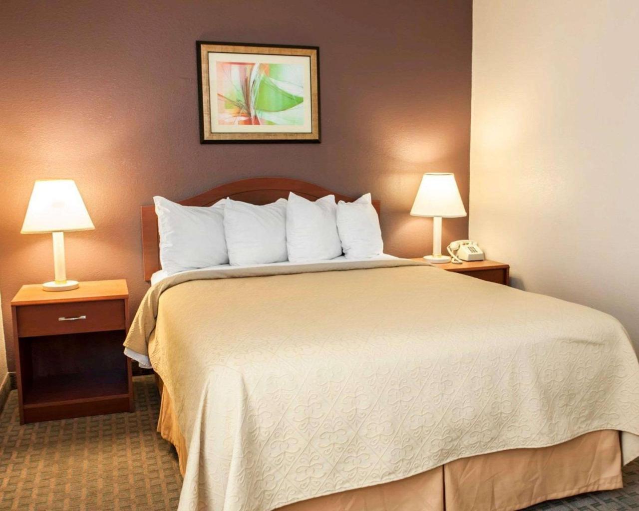 Quality Inn And Suites Индианаполис Экстерьер фото
